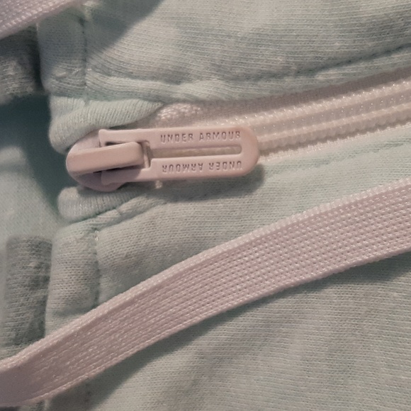 Lightweight under armour jacket - Picture 10 of 10